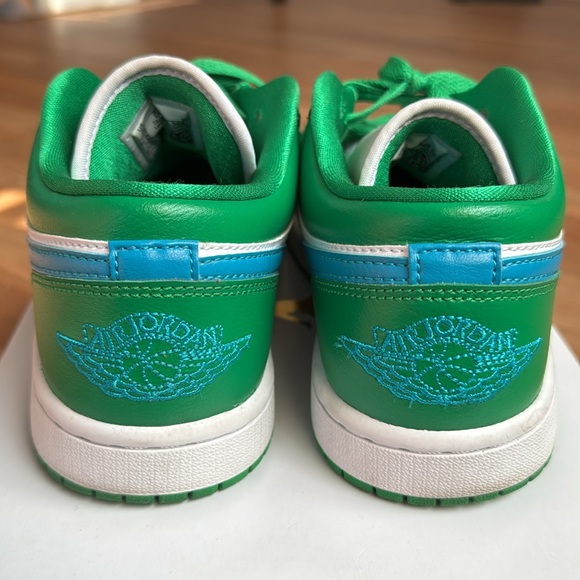 Nike Women’s Air Jordan 1 Low - Picture 3 of 5